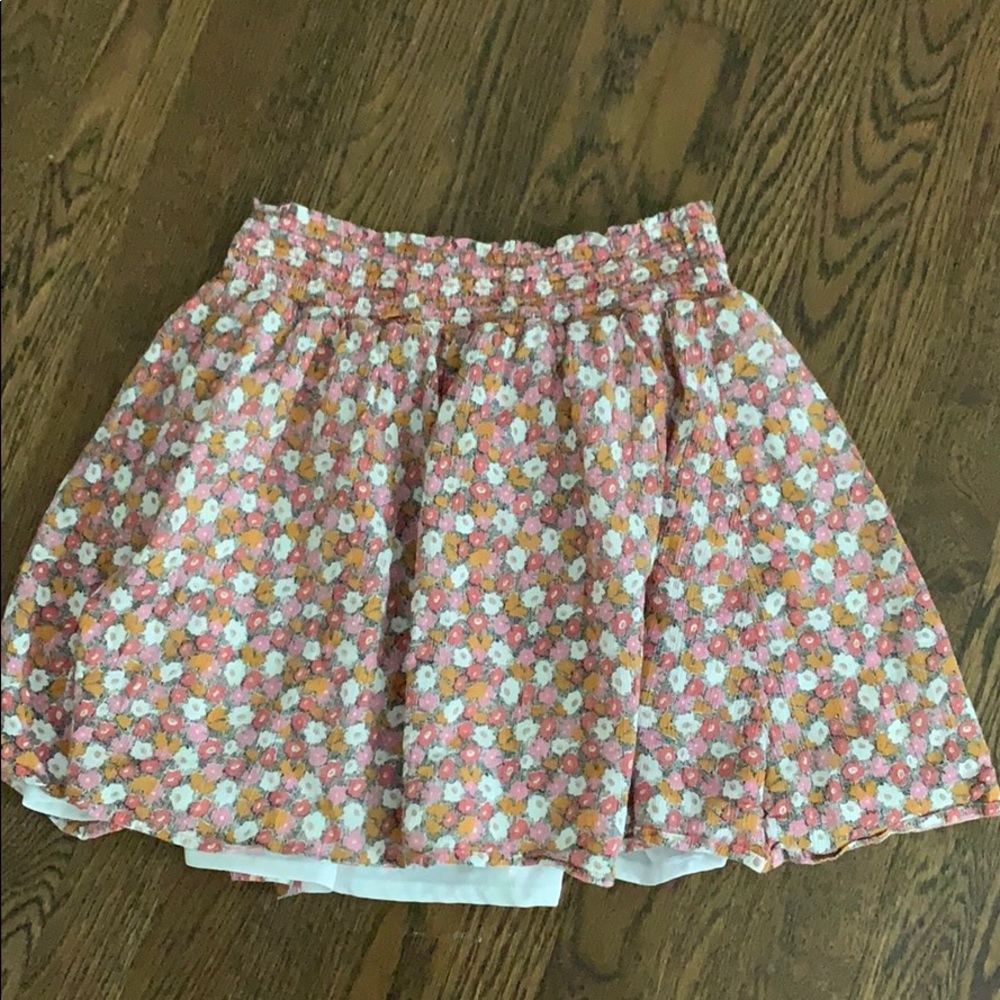 Super cute skirt!